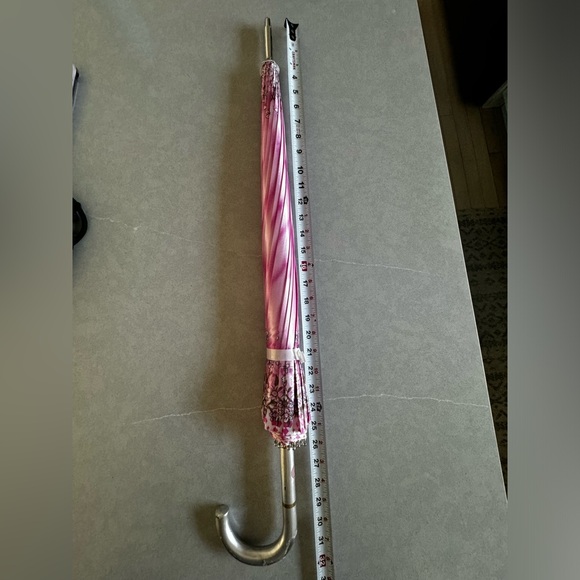 Pink Umbrella - Picture 6 of 7